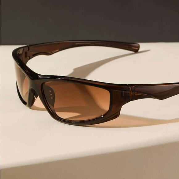 Brown wrap frame sunglasses - Picture 3 of 4